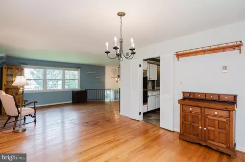 Living - 1306 Grandview Ct, Fallston, MD 21047 photo 4 of 8