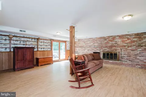 Living - 1306 Grandview Ct, Fallston, MD 21047 photo 8 of 8