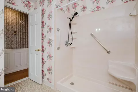 Bath - 1306 Grandview Ct, Fallston, MD 21047 photo 3 of 4
