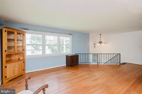 Living - 1306 Grandview Ct, Fallston, MD 21047 photo 2 of 8
