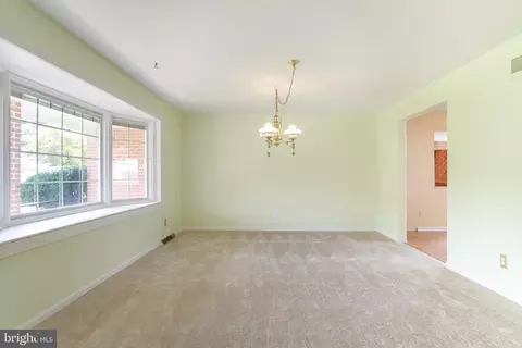 Living - 2512 Greene Rd, Baldwin, MD 21013 photo 1 of 4