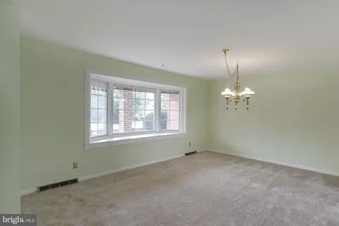 Living - 2512 Greene Rd, Baldwin, MD 21013 photo 3 of 4