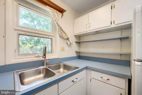 Kitchen - 523 Eckhart Dr, Joppa, MD 21085 photo 2 of 2