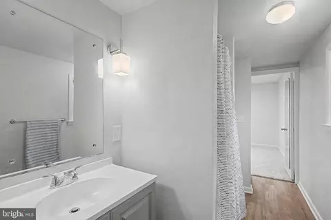 Bath - 2352 Baldwin Mill Rd, Fallston, MD 21047 photo 2 of 2