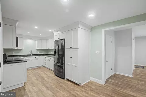 Entry Way - 2352 Baldwin Mill Rd, Fallston, MD 21047 photo 4 of 4