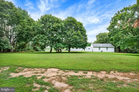 Exterior - 2352 Baldwin Mill Rd, Fallston, MD 21047 photo 4 of 9