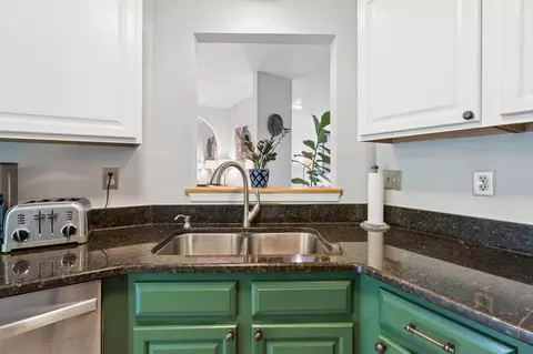 Kitchen - 178 Ferring Ct, Abingdon, MD 21009 photo 3 of 4