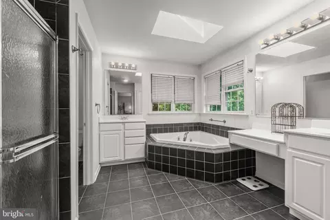 Bath - 101 Milton Ave, Fallston, MD 21047 photo 4 of 5