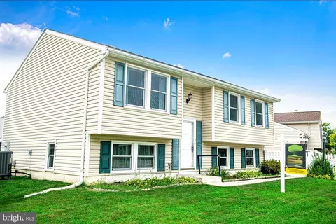 Exterior - 303 Brittany Dr, Joppa, MD 21085 photo 3 of 9