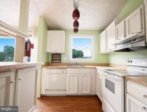 Kitchen - 303 Brittany Dr, Joppa, MD 21085 photo 2 of 3