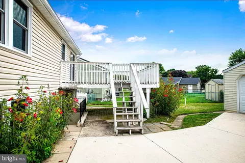Exterior - 303 Brittany Dr, Joppa, MD 21085 photo 5 of 9