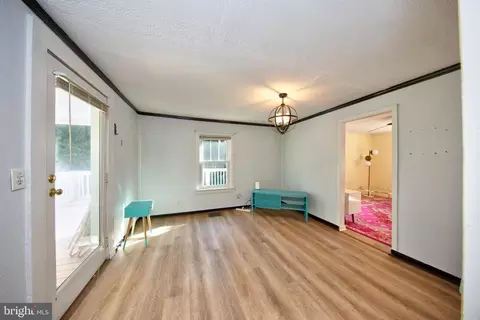 Living - 3007 Charles St, Fallston, MD 21047 photo 3 of 4