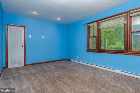 Living - 2525 Friendship Rd, Fallston, MD 21047 photo 4 of 4