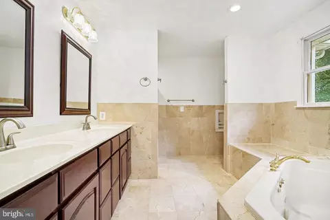 Entry Way - 2919 Nelson Ln, Fallston, MD 21047 photo 9 of 12