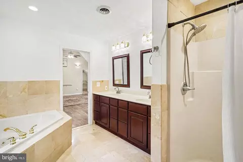 Entry Way - 2919 Nelson Ln, Fallston, MD 21047 photo 10 of 12
