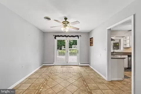 Entry Way - 2919 Nelson Ln, Fallston, MD 21047 photo 4 of 12