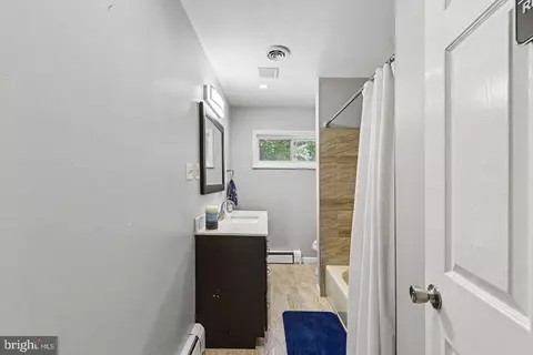 Entry Way - 2919 Nelson Ln, Fallston, MD 21047 photo 6 of 12
