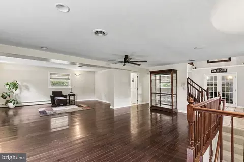 Living - 2919 Nelson Ln, Fallston, MD 21047 photo 2 of 3