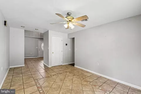 Entry Way - 2919 Nelson Ln, Fallston, MD 21047 photo 3 of 12