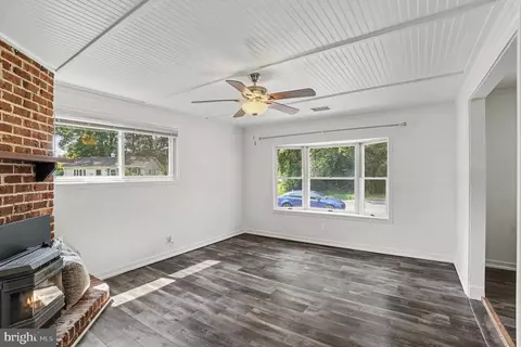 Living - 627 Sequoia Dr, Edgewood, MD 21040 photo 5 of 6