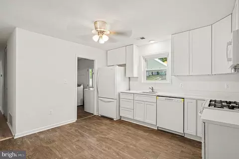 Entry Way - 627 Sequoia Dr, Edgewood, MD 21040 photo 1 of 5