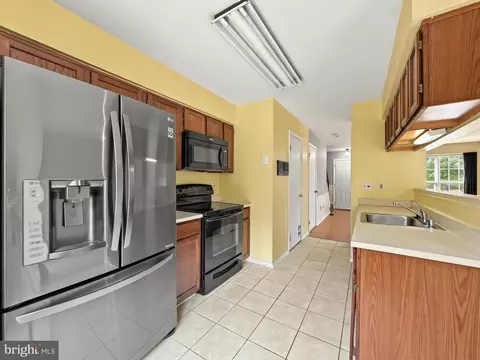 Kitchen - 334 Fullerton Pl, Abingdon, MD 21009 photo 2 of 3