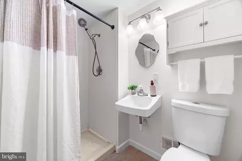 Bath - 2418 Derby Dr, Fallston, MD 21047 photo 4 of 5