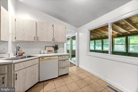 Entry Way - 2418 Derby Dr, Fallston, MD 21047 photo 6 of 7