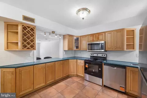 Kitchen - 459 Winterberry Dr, Edgewood, MD 21040 photo 2 of 2