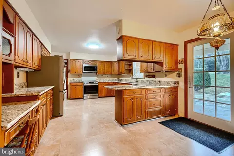 Kitchen - 2705 Fallston Rd, Fallston, MD 21047 photo 3 of 11
