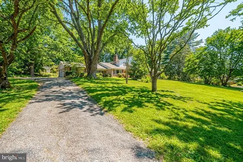 Exterior - 2705 Fallston Rd, Fallston, MD 21047 photo 2 of 15