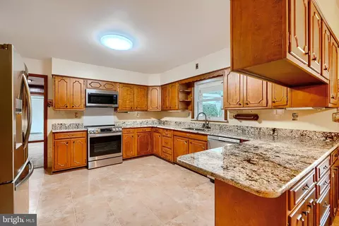 Kitchen - 2705 Fallston Rd, Fallston, MD 21047 photo 7 of 11