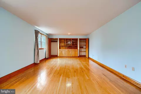 Living - 2705 Fallston Rd, Fallston, MD 21047 photo 14 of 14