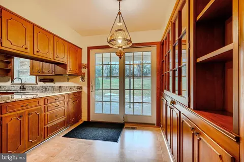 Kitchen - 2705 Fallston Rd, Fallston, MD 21047 photo 4 of 11