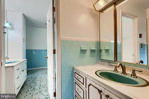 Bath - 2705 Fallston Rd, Fallston, MD 21047 photo 13 of 18