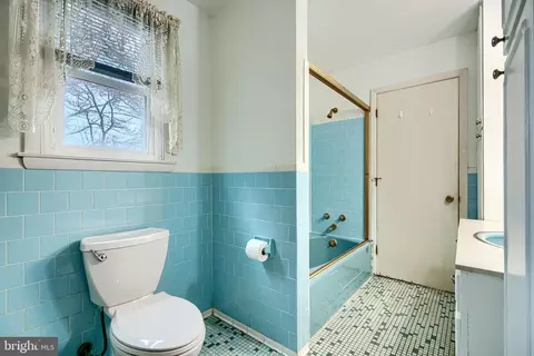 Bath - 2705 Fallston Rd, Fallston, MD 21047 photo 11 of 18