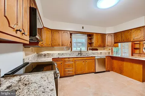 Kitchen - 2705 Fallston Rd, Fallston, MD 21047 photo 9 of 11