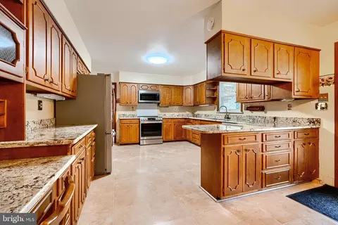 Kitchen - 2705 Fallston Rd, Fallston, MD 21047 photo 6 of 11