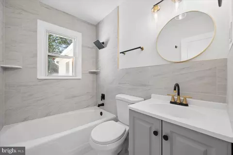 Bath - 25 Mitchell Ave, Aberdeen, MD 21001 photo 3 of 4