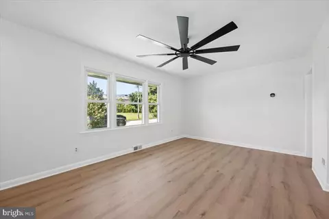 Living - 25 Mitchell Ave, Aberdeen, MD 21001 photo 1 of 1