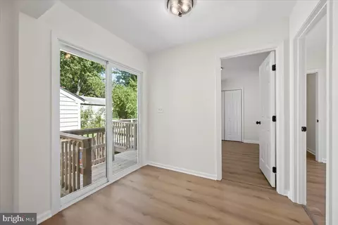Entry Way - 25 Mitchell Ave, Aberdeen, MD 21001 photo 9 of 25