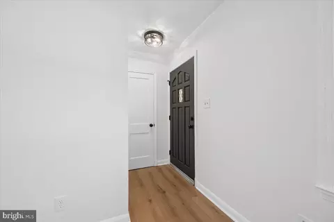 Entry Way - 25 Mitchell Ave, Aberdeen, MD 21001 photo 1 of 25