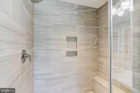 Bath - 4726 Carroll Manor Rd, Baldwin, MD 21013 photo 5 of 10