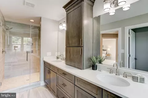 Bath - 4726 Carroll Manor Rd, Baldwin, MD 21013 photo 3 of 10
