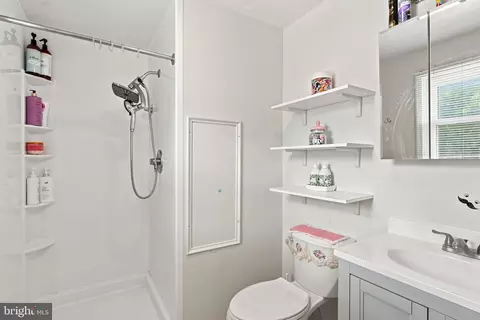 Bath - 2300 Carrs Mill Rd, Fallston, MD 21047 photo 3 of 7
