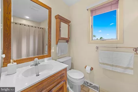 Bath - 3204 Bryson Ct, Baldwin, MD 21013 photo 4 of 4