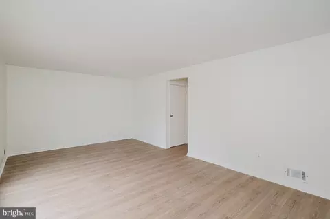 Living - 309 Chimney Oak Dr, Joppa, MD 21085 photo 3 of 4