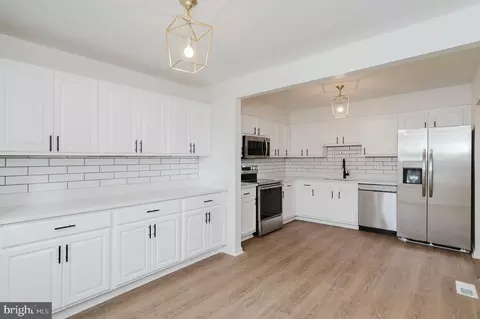 Entry Way - 309 Chimney Oak Dr, Joppa, MD 21085 photo 5 of 13
