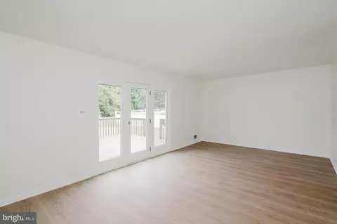 Living - 309 Chimney Oak Dr, Joppa, MD 21085 photo 2 of 4