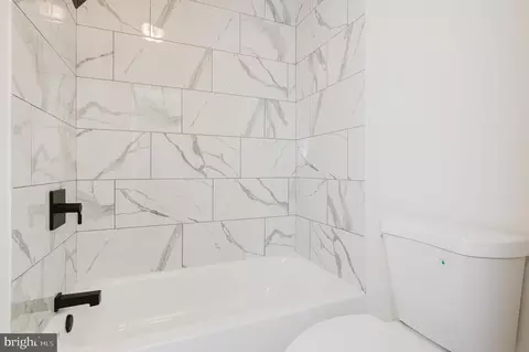Bath - 309 Chimney Oak Dr, Joppa, MD 21085 photo 2 of 4